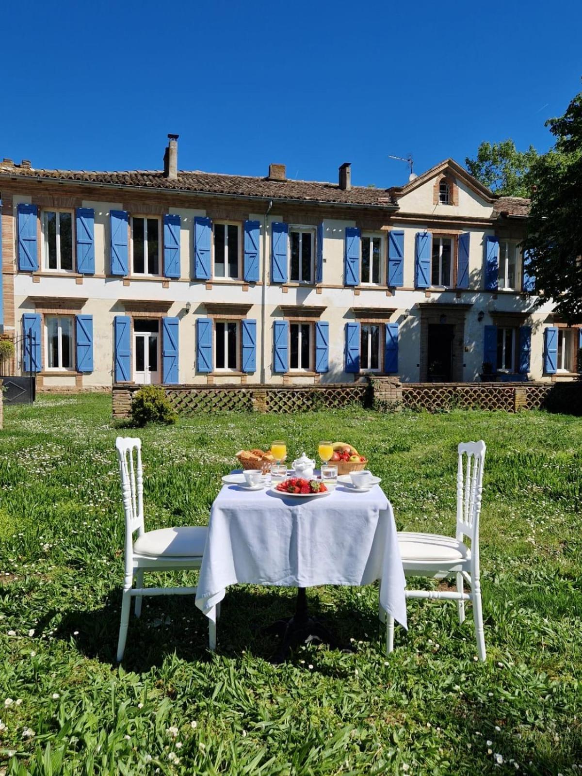 Le Manoir De Lisle Hotel Exterior foto